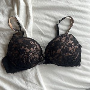 Victoria’s Secret bombshell bra